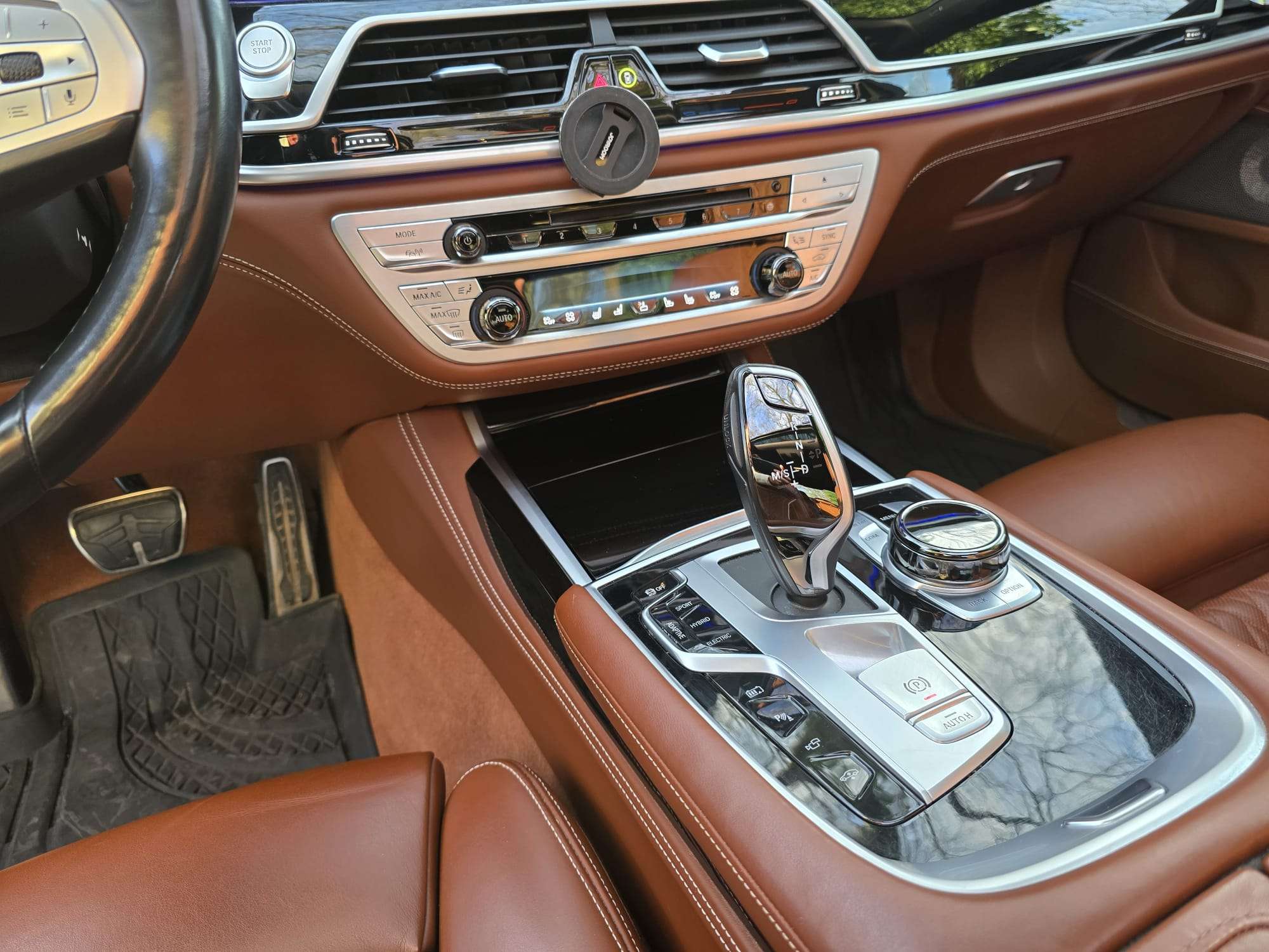 BMW 745 745eAS PHEV OPF - Full Option