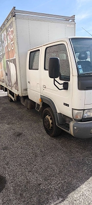 Nissan Cabstar Camion caisse avec hayon hydraulique