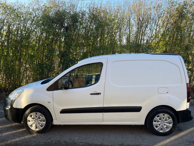 Citroen BERLINGO VAN 1.6 HDI 100CH * 3 PLACES * 2018 * ATTELAGE * CLIM * GARANTIE