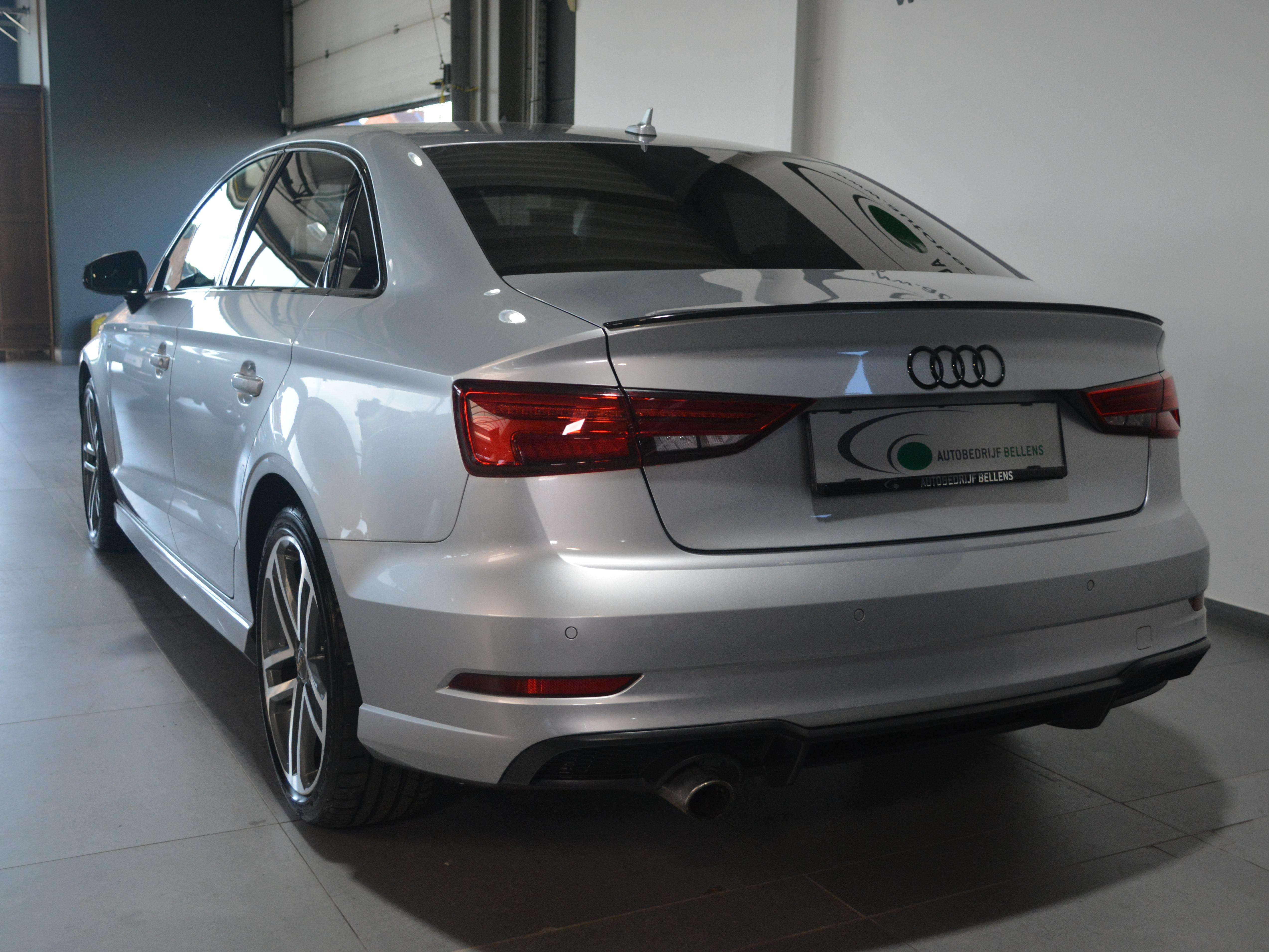 Audi A3 A3 1.0 TFSI S-LINE / S tronic / LIMOUSINE / NAVI