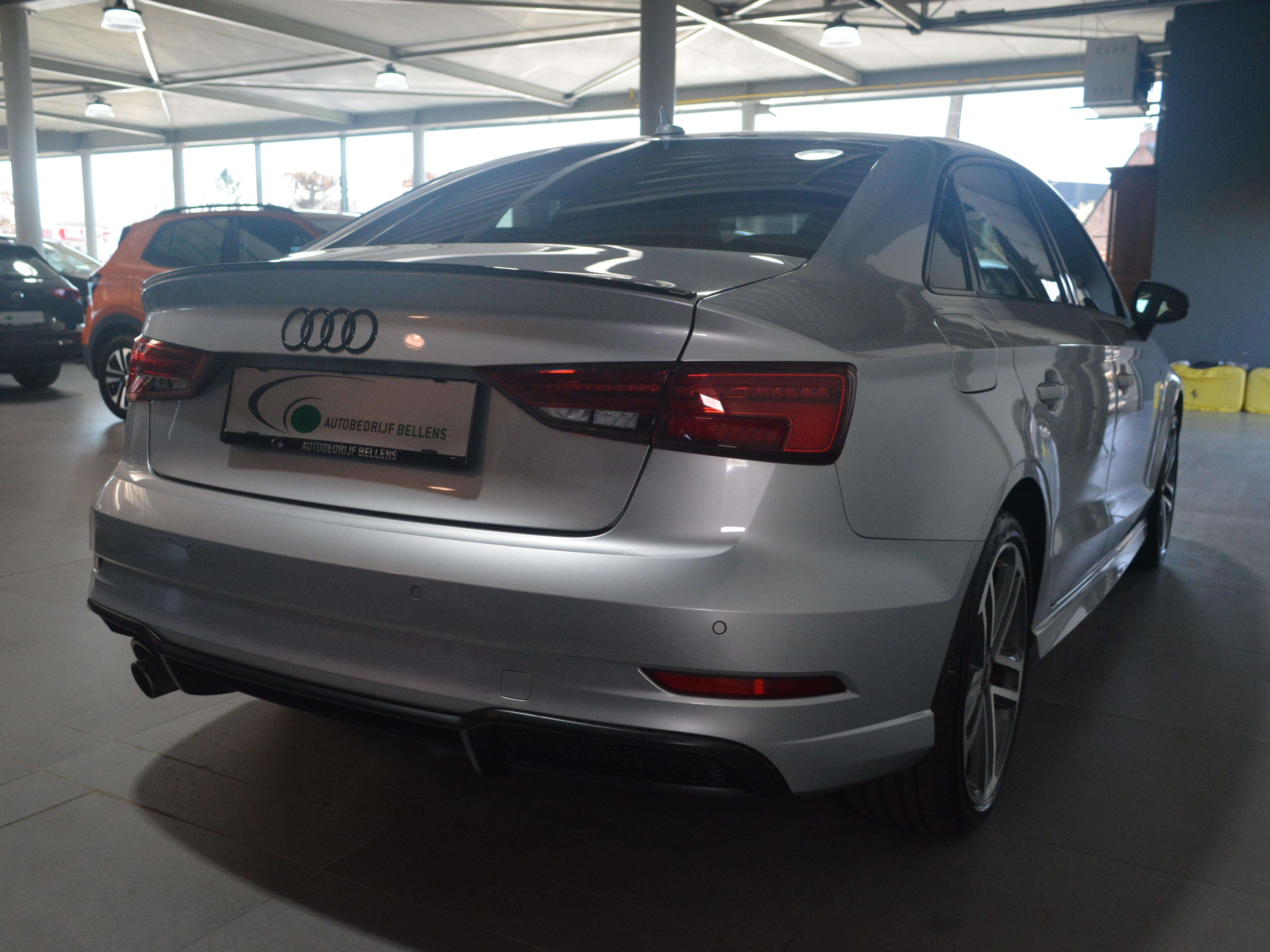 Audi A3 A3 1.0 TFSI S-LINE / S tronic / LIMOUSINE / NAVI