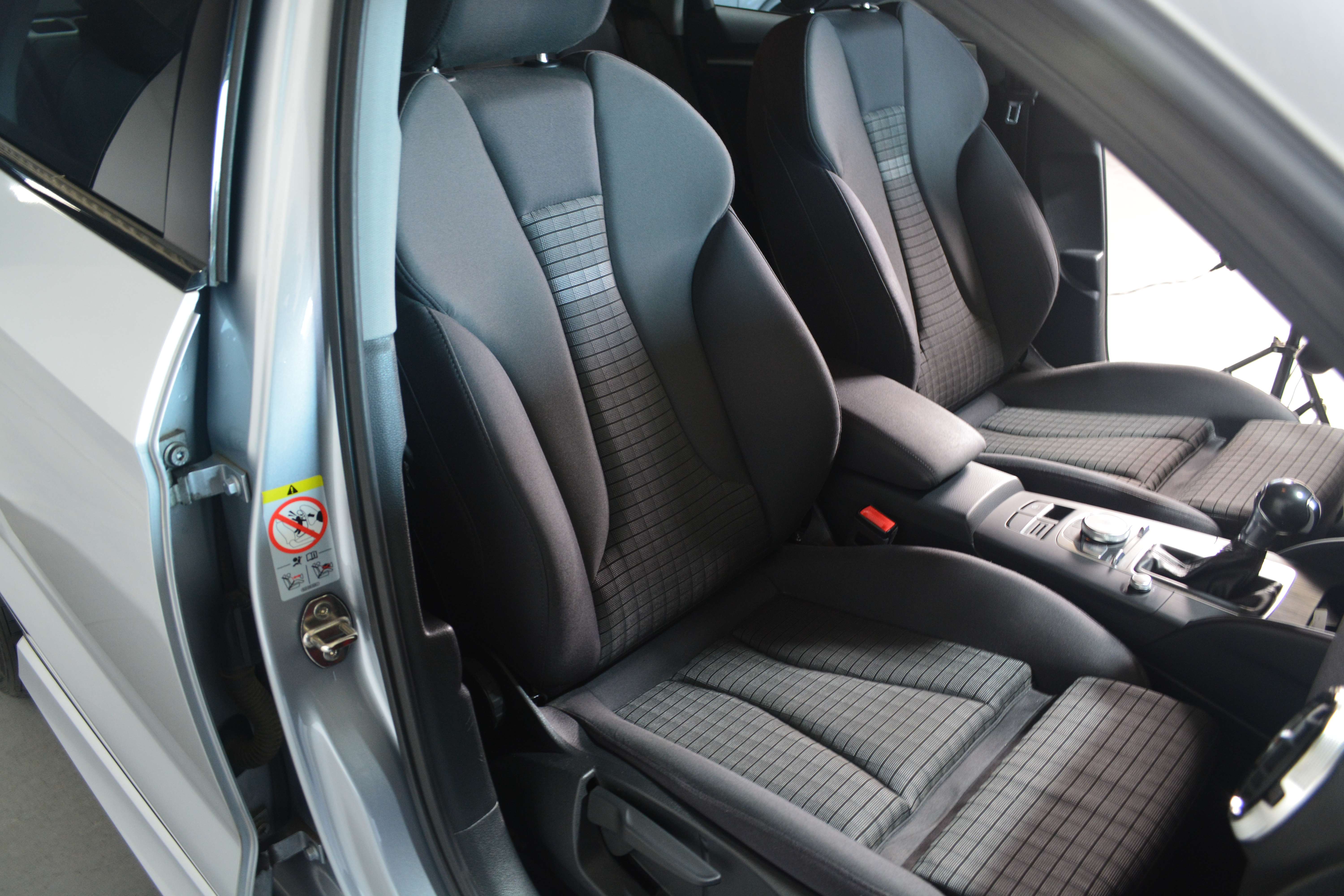 Audi A3 A3 1.0 TFSI S-LINE / S tronic / LIMOUSINE / NAVI
