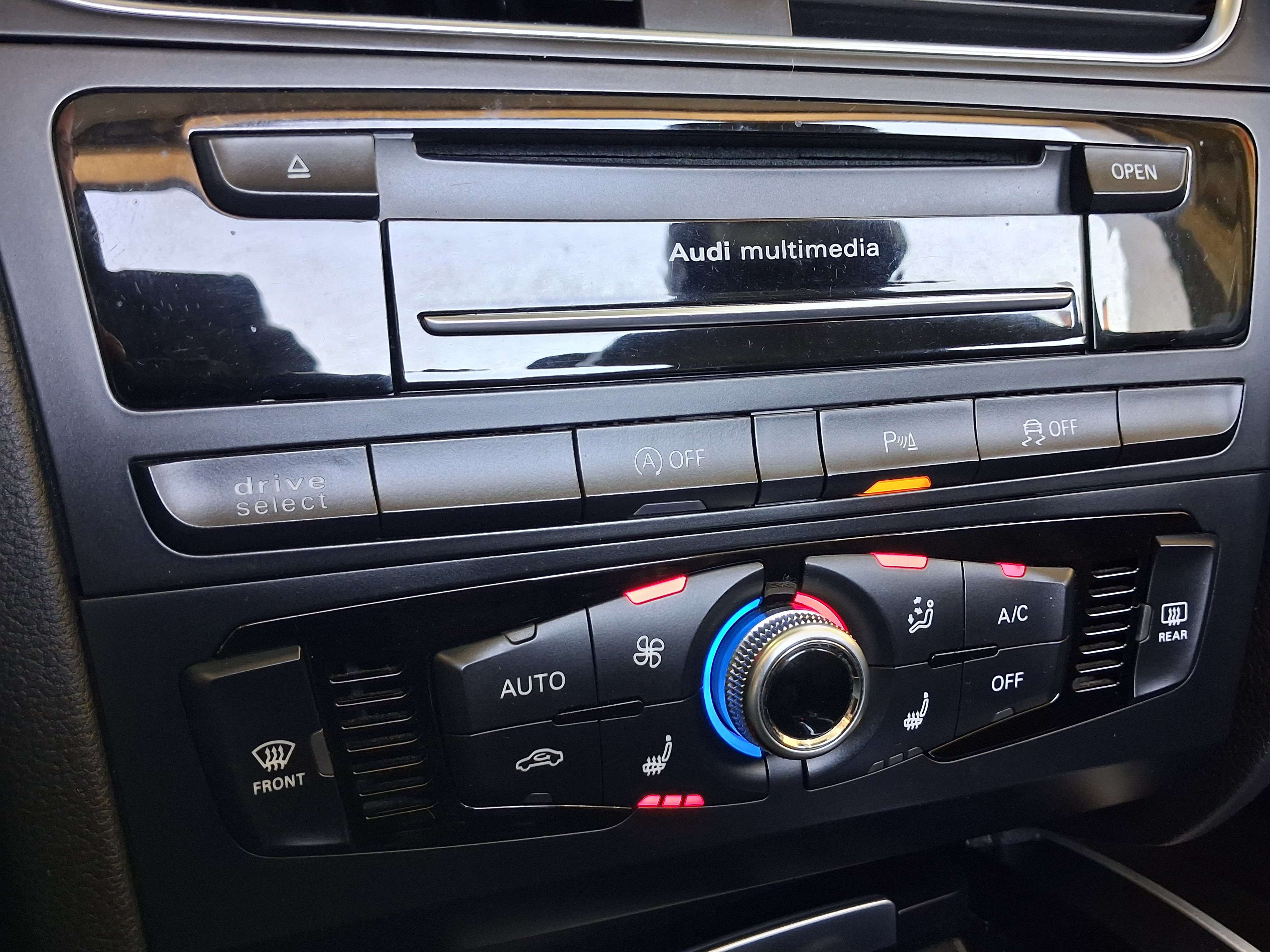 Audi A5 A5 Cabriolet 2.0 TDi S line DPF/CUIR CHAUFF/NAVI