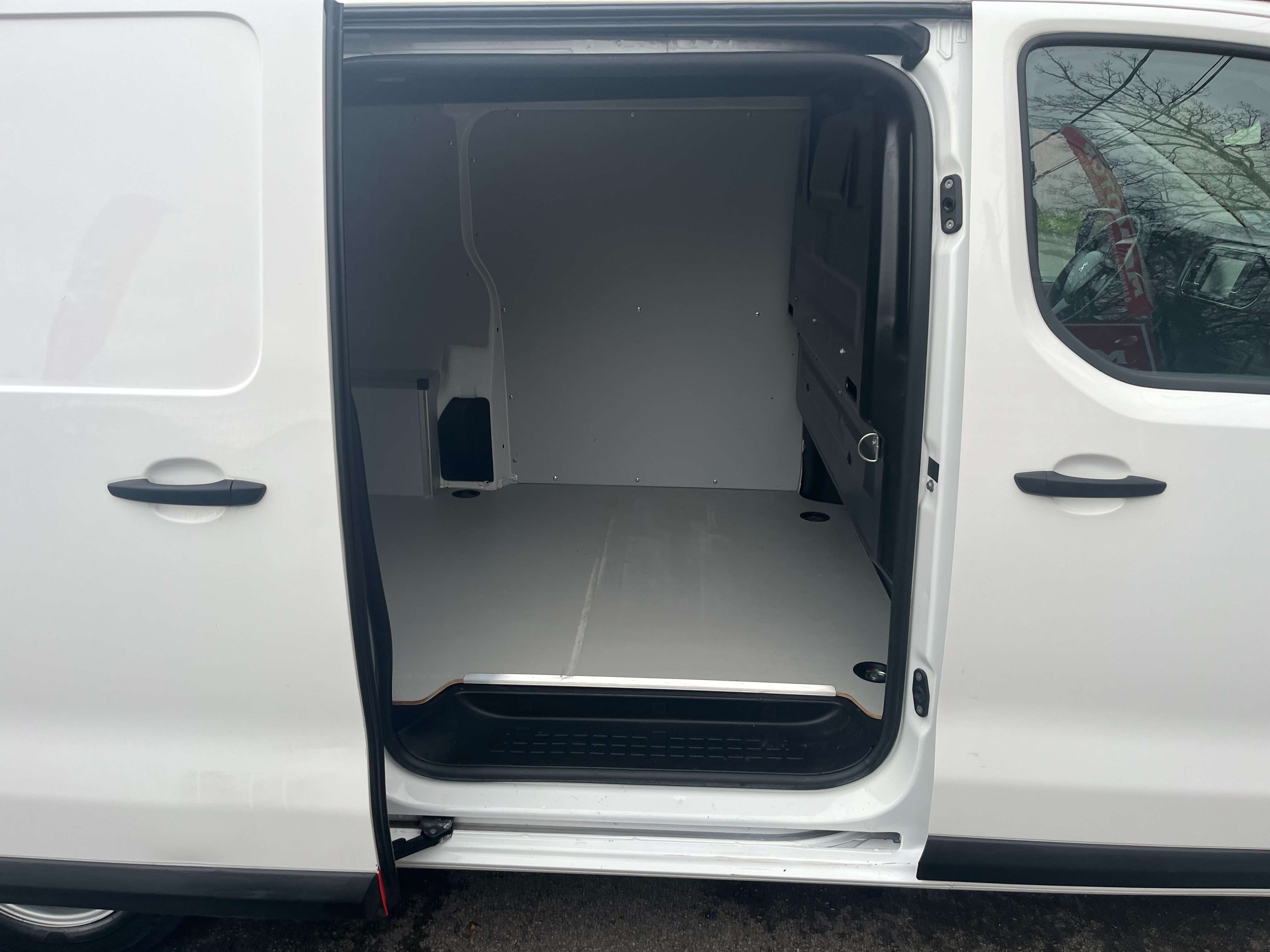 Peugeot Expert 1.5 AIRCO NAVI+11983€+BTW/TVA