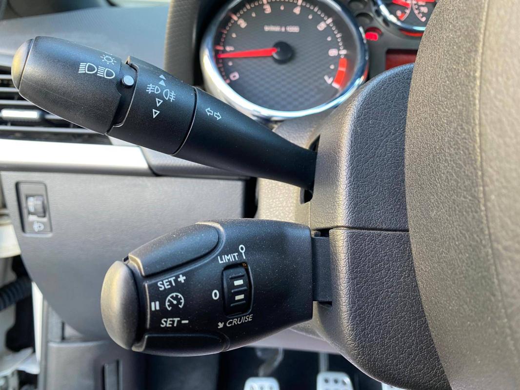 Peugeot 207 1.6 VTi 16v Série 64