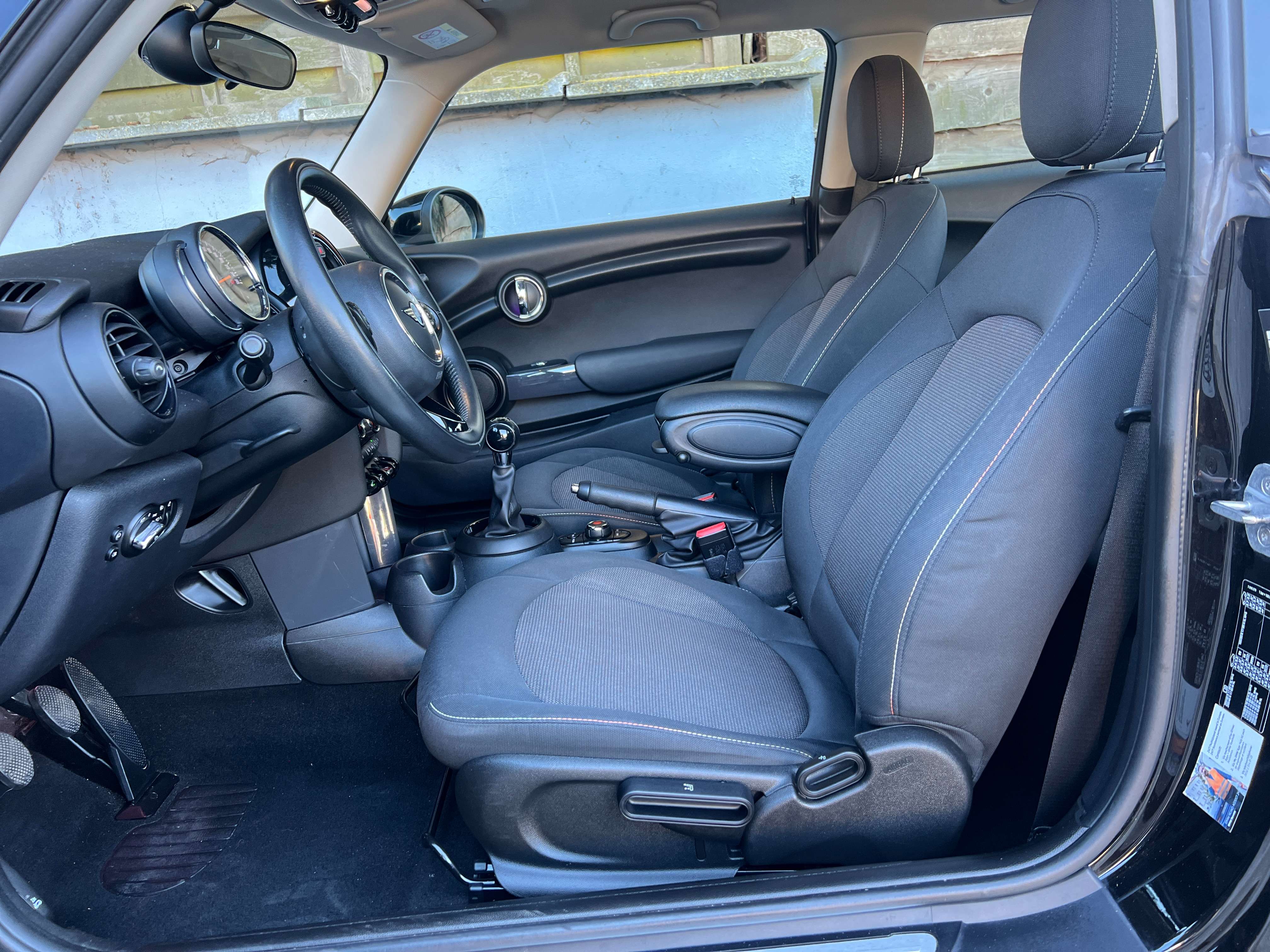 MINI One 1.5i 102cv 6vit (12 mois de garantie)