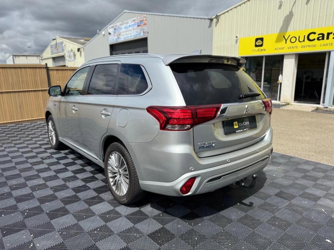 Mitsubishi Outlander PHEV 2.4l Twin Motor 225CH 4WD - ELIGIBLE TOUT CATÉGORIE UBER CUIR