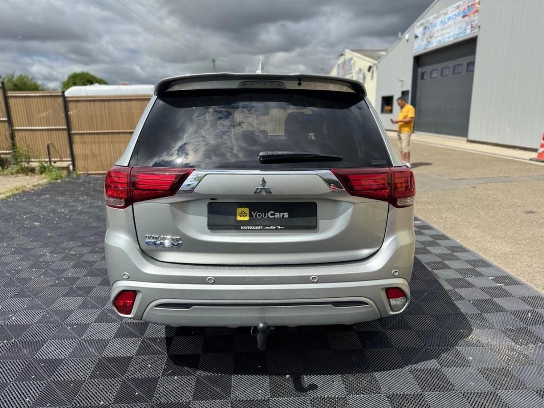 Mitsubishi Outlander PHEV 2.4l Twin Motor 225CH 4WD - ELIGIBLE TOUT CATÉGORIE UBER CUIR