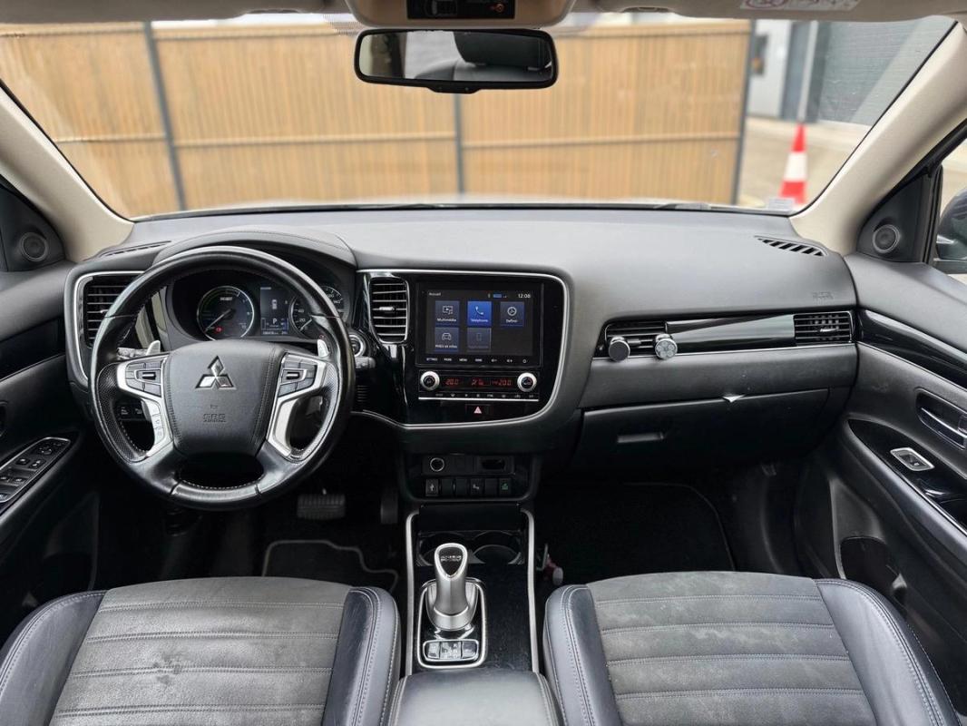 Mitsubishi Outlander PHEV 2.4l Twin Motor 225CH 4WD - ELIGIBLE TOUT CATÉGORIE UBER CUIR