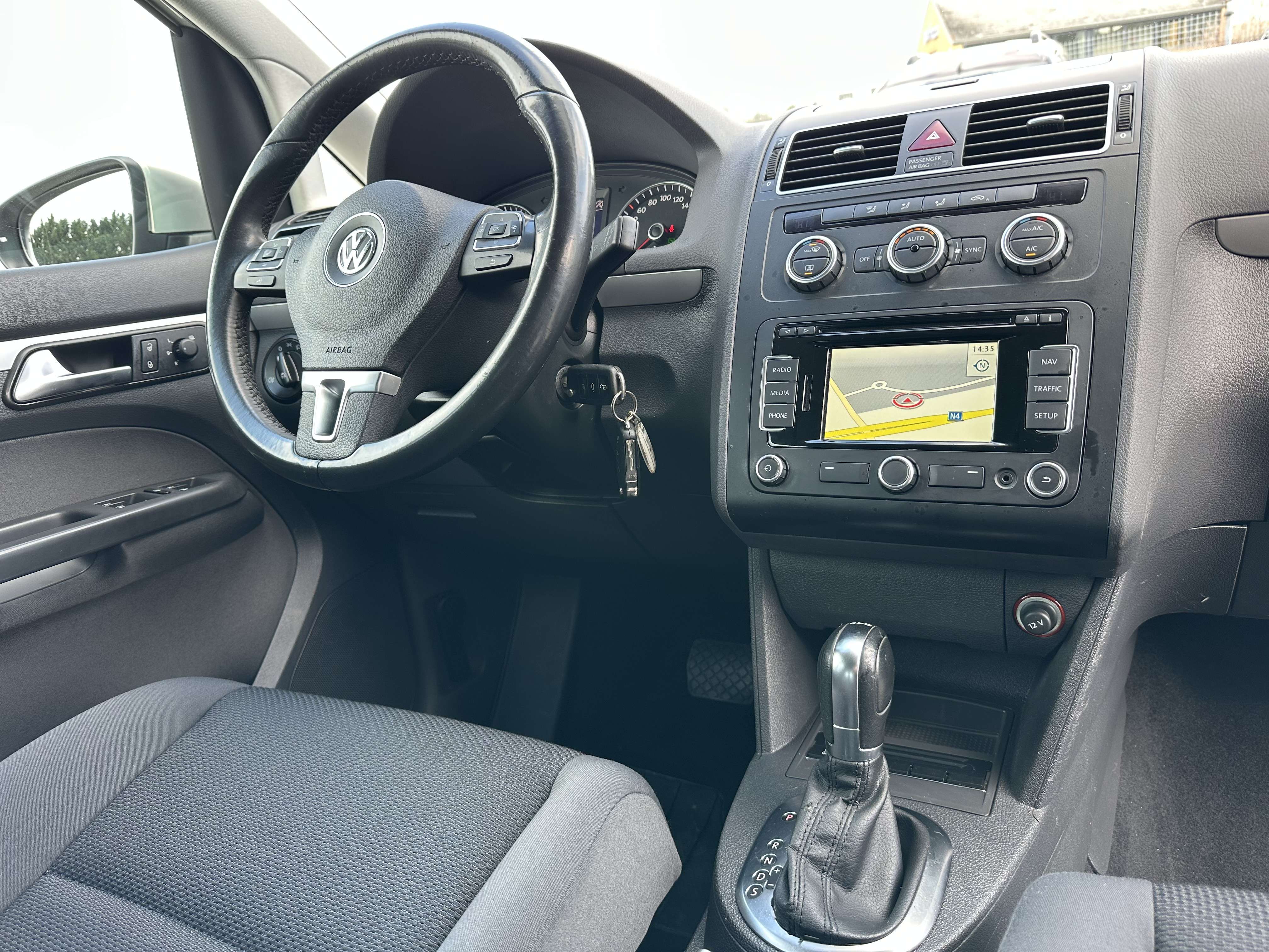 Volkswagen Touran 1.6 CR TDi • AUTOMATIQUE • TRES PROPRE