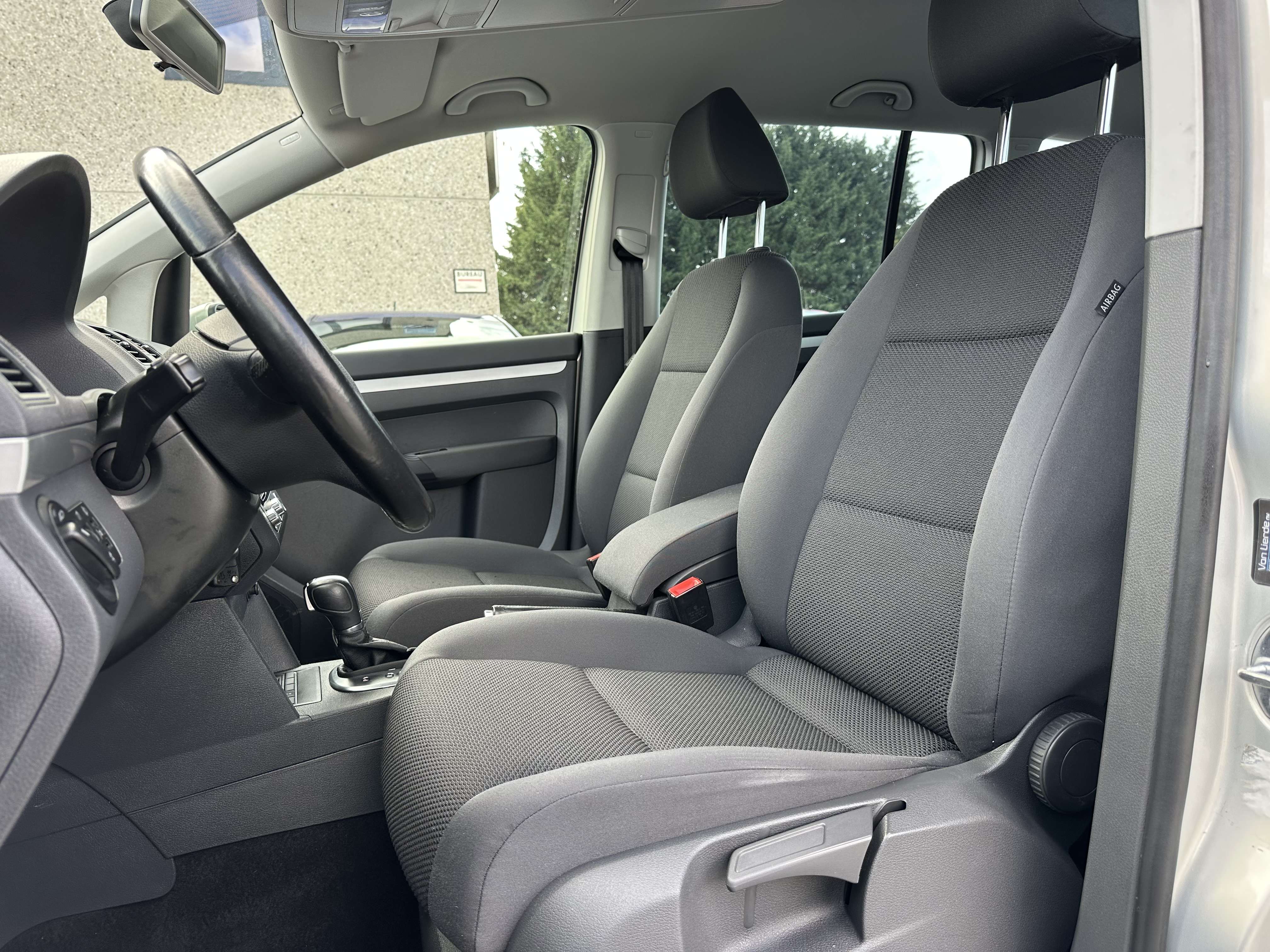 Volkswagen Touran 1.6 CR TDi • AUTOMATIQUE • TRES PROPRE