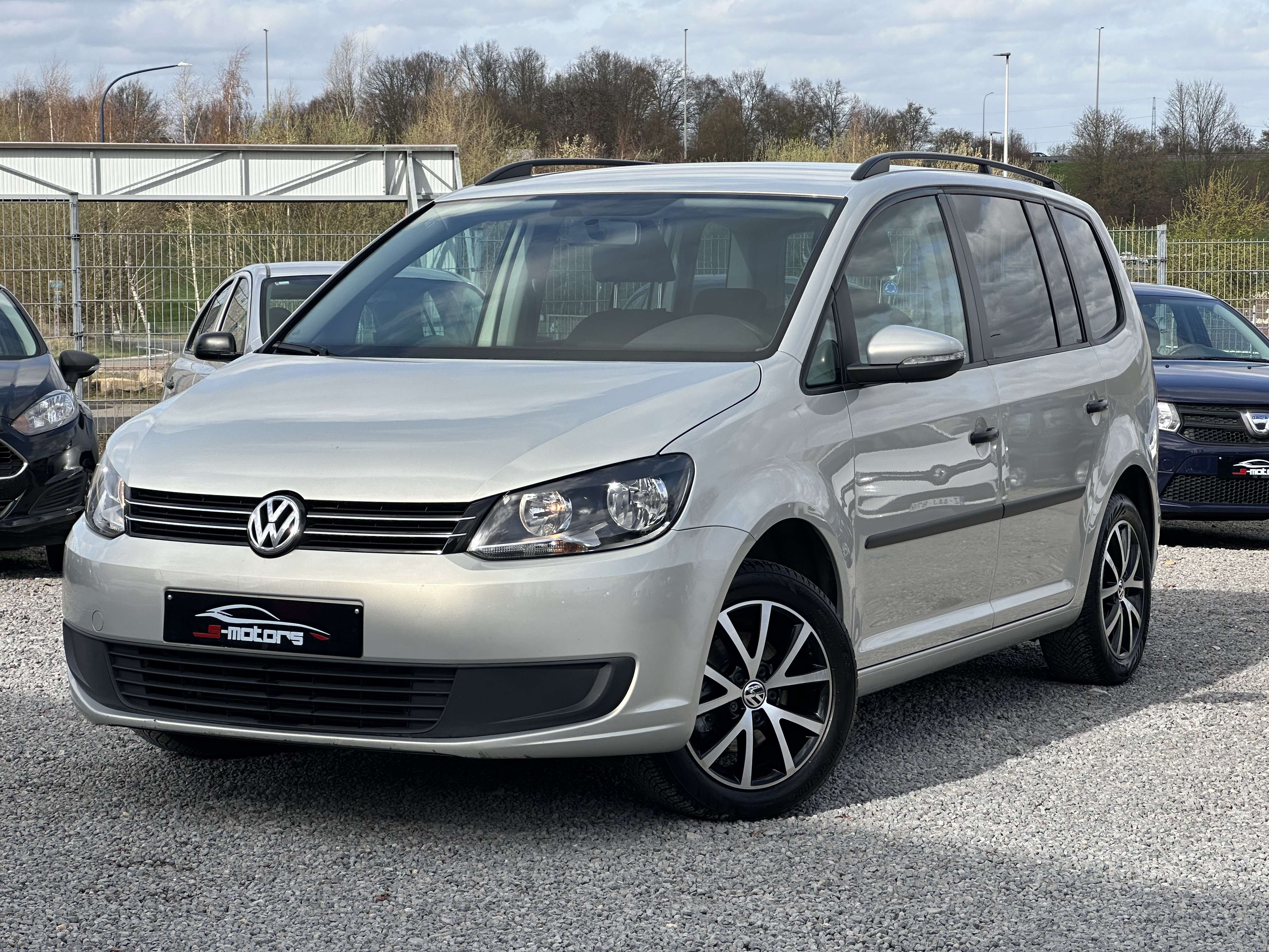 Volkswagen Touran 1.6 CR TDi • AUTOMATIQUE • TRES PROPRE