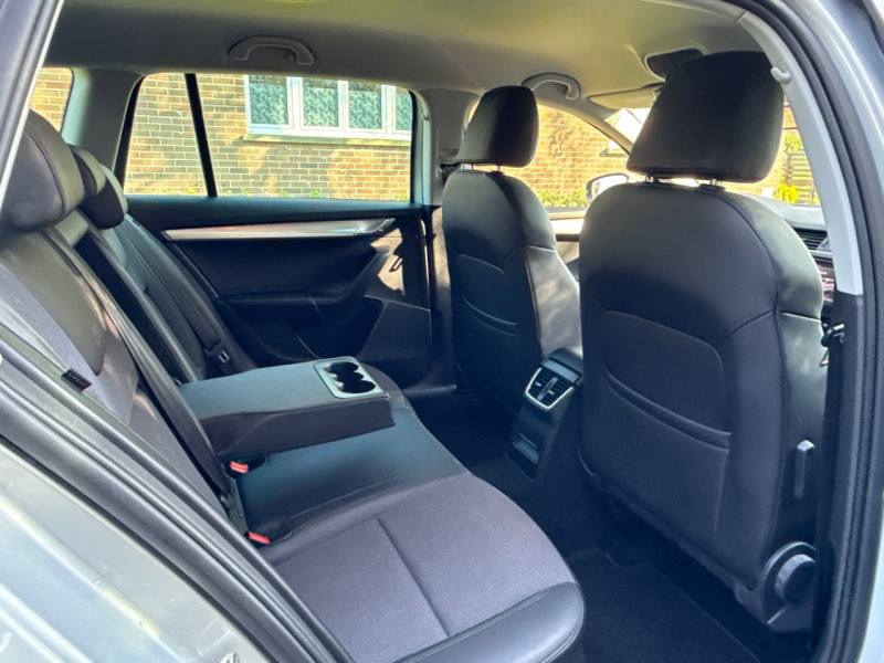 Skoda OCTAVIA COMBI 1.6 TDI 116CH SCR BUSINESS DSG7 * 11/2019 * 119.000KM