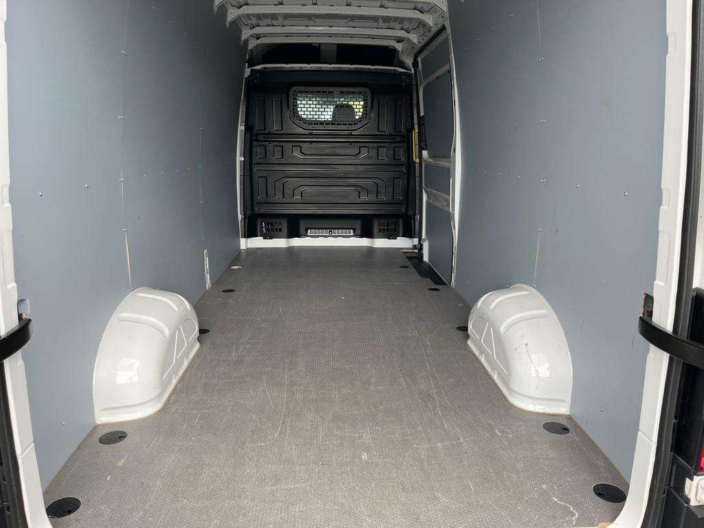 Volkswagen Crafter Crafter 35 panel van HR 2.0 l 130 kW, front-wheel drive, 6-speed, wheelbase 4 490 mm