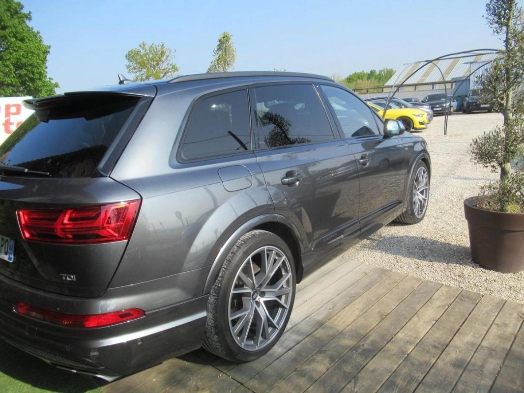 Audi SQ7 V8 435ch – Performance et Luxe Crédit possible sur 60 mois