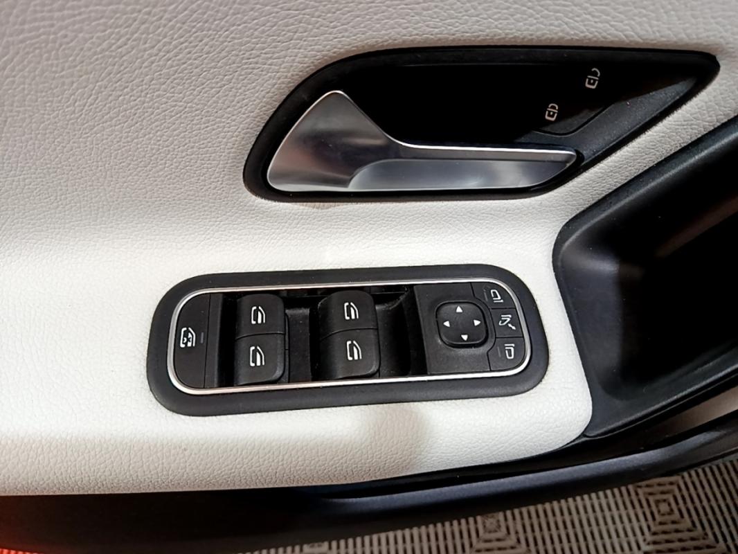Mercedes-Benz Classe A IV Berline 250 e Business Line 8G-DCT