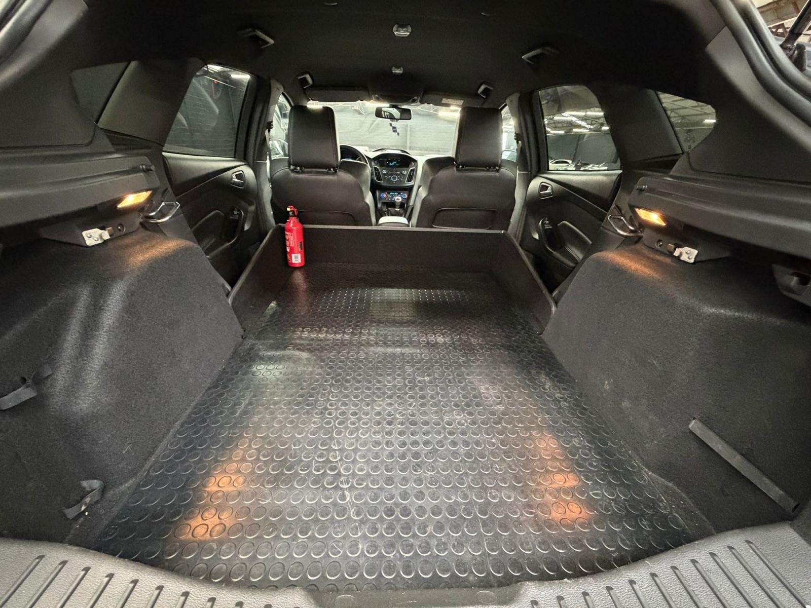 Ford Focus ST 2.0 i * UTILITAIRE * RECARO * SIEGE CH * GARANTIE