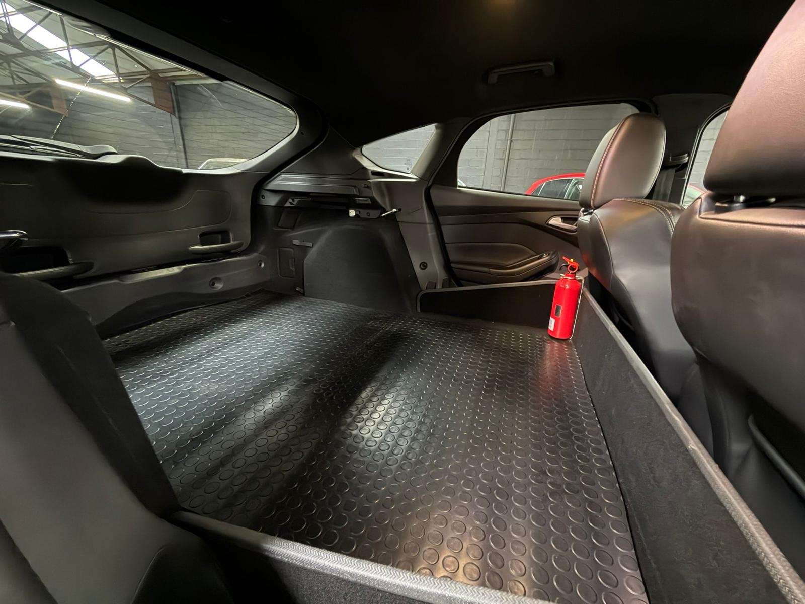 Ford Focus ST 2.0 i * UTILITAIRE * RECARO * SIEGE CH * GARANTIE