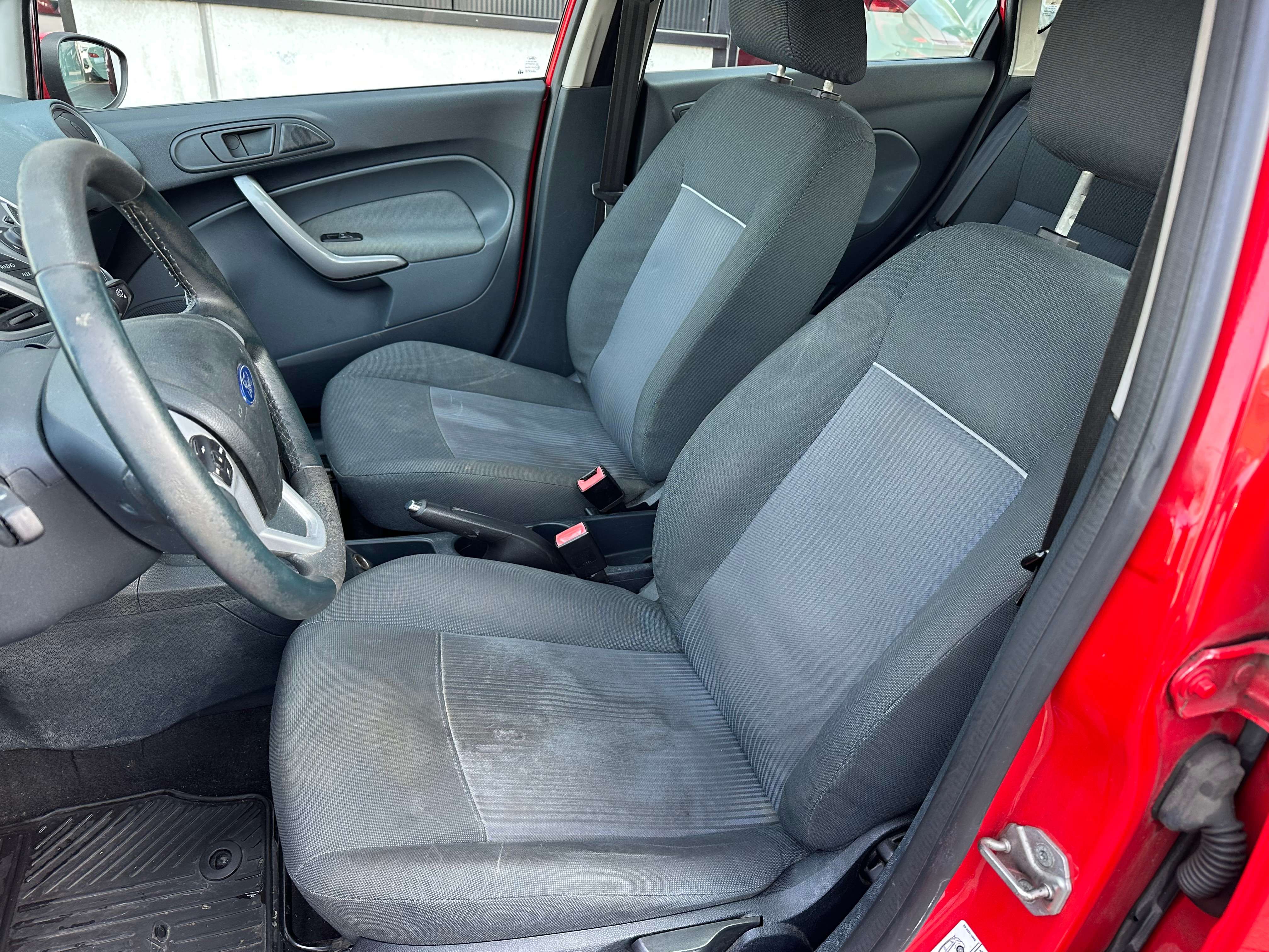 Ford Fiesta 1.6 TDCi Trend Roule et freine 1000euro