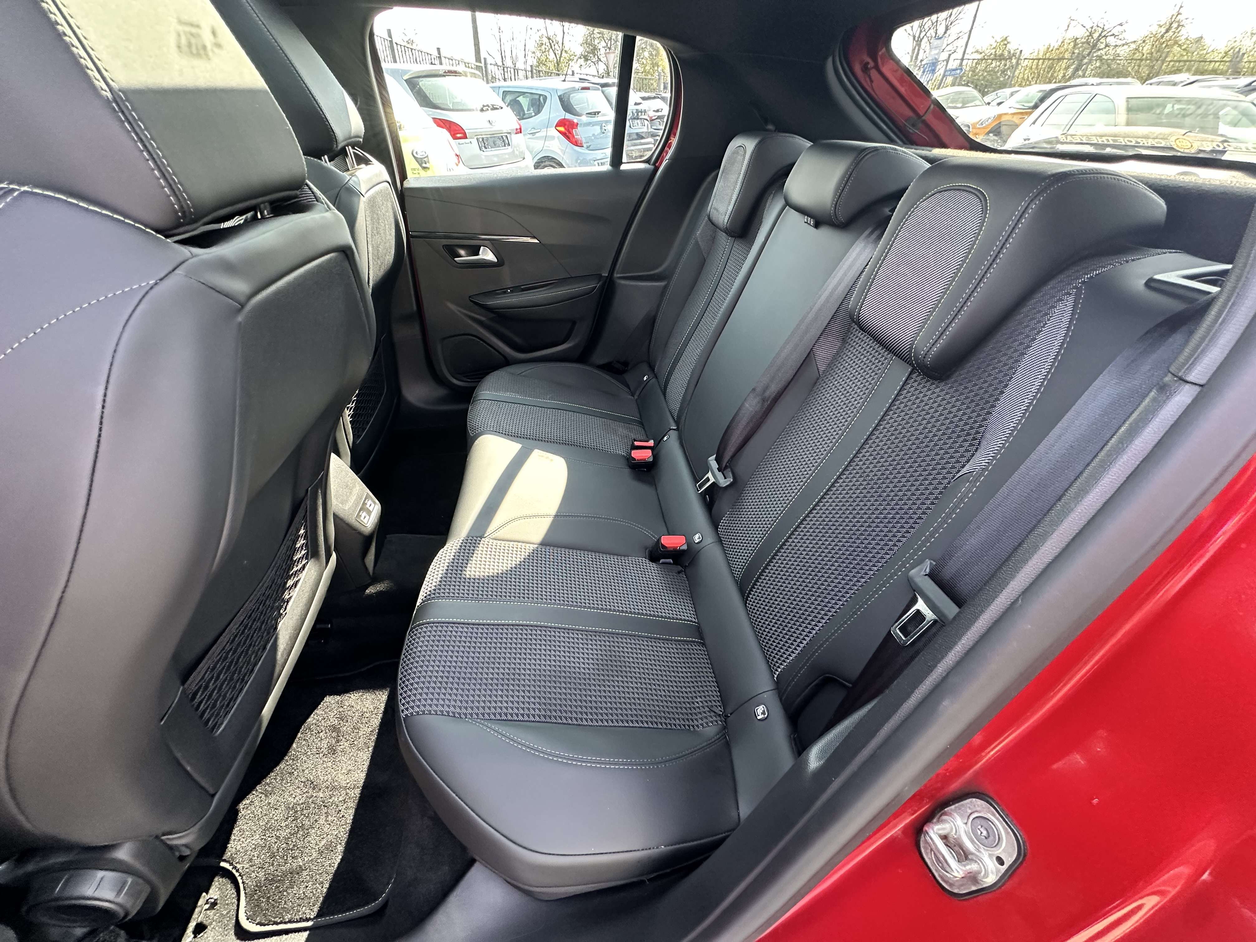 Peugeot 208 1.5 BlueHDi GT LINE