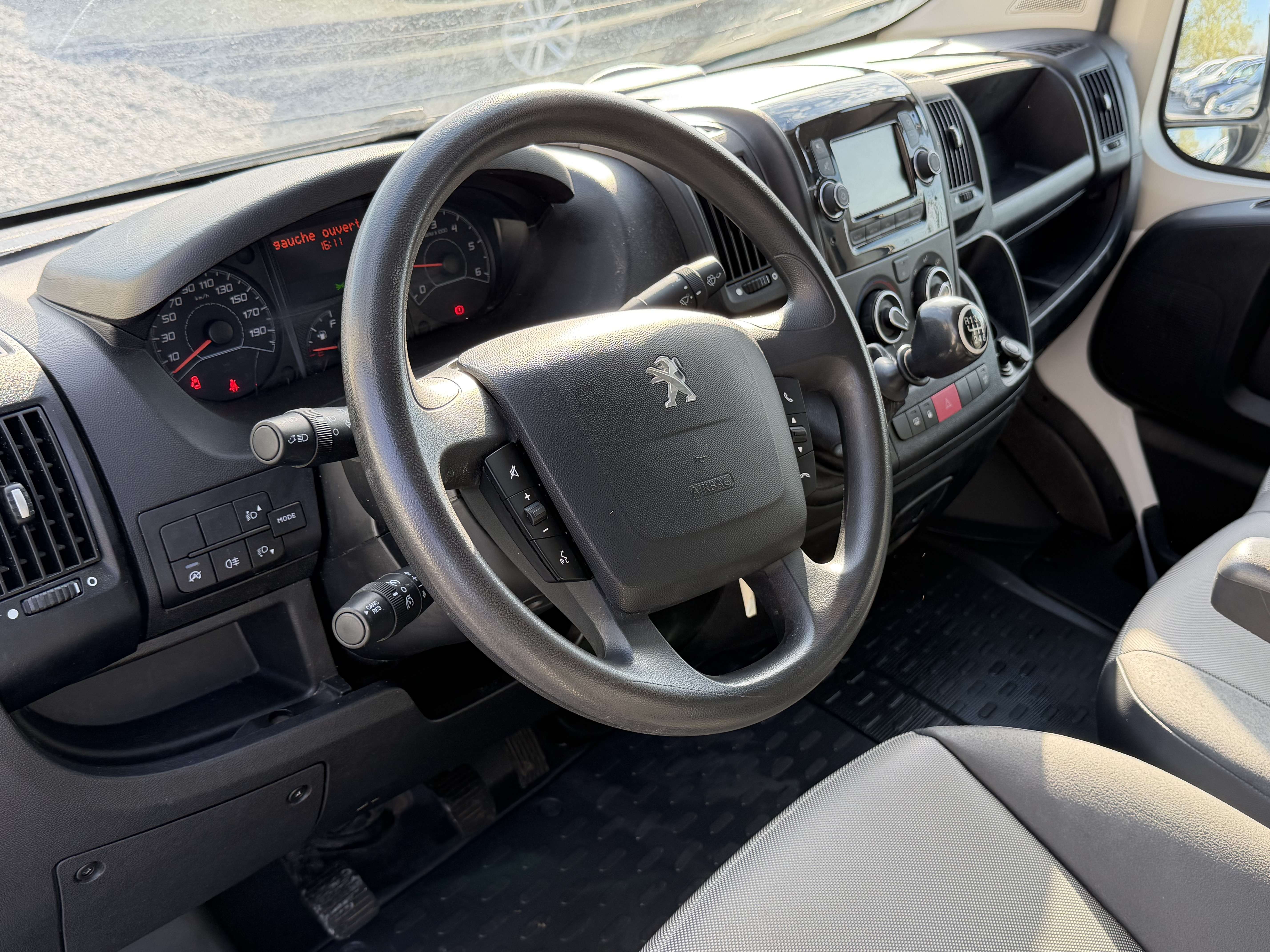 Peugeot Boxer 2.2 BlueHDi - AIRCO - 95.000 KM - 2020