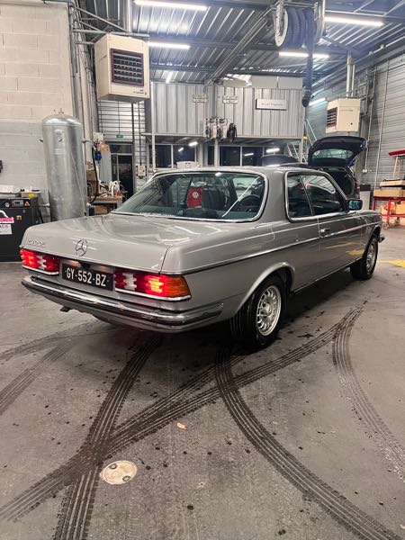 Mercedes-Benz Classe E Mercedes 230 CE W123