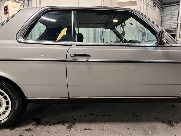 Mercedes-Benz Classe E Mercedes 230 CE W123