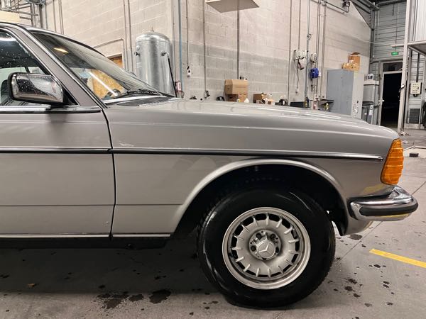 Mercedes-Benz Classe E Mercedes 230 CE W123