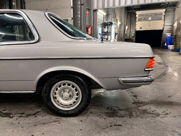 Mercedes-Benz Classe E Mercedes 230 CE W123