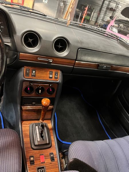 Mercedes-Benz Classe E Mercedes 230 CE W123