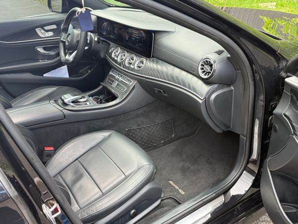 Mercedes-Benz Classe E V (2) 220 D AMG LINE 9G-TRONIC