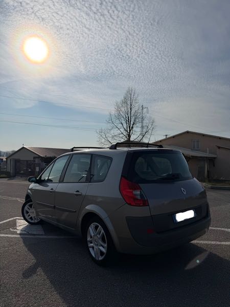 Renault Grand Scenic II (2) 1.9 DCI 130 FAP LATITUDE BVA 5PL