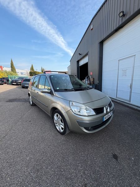 Renault Grand Scenic II (2) 1.9 DCI 130 FAP LATITUDE BVA 5PL