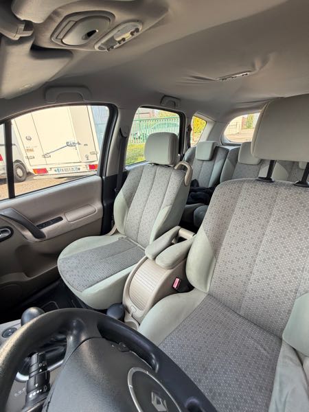 Renault Grand Scenic II (2) 1.9 DCI 130 FAP LATITUDE BVA 5PL