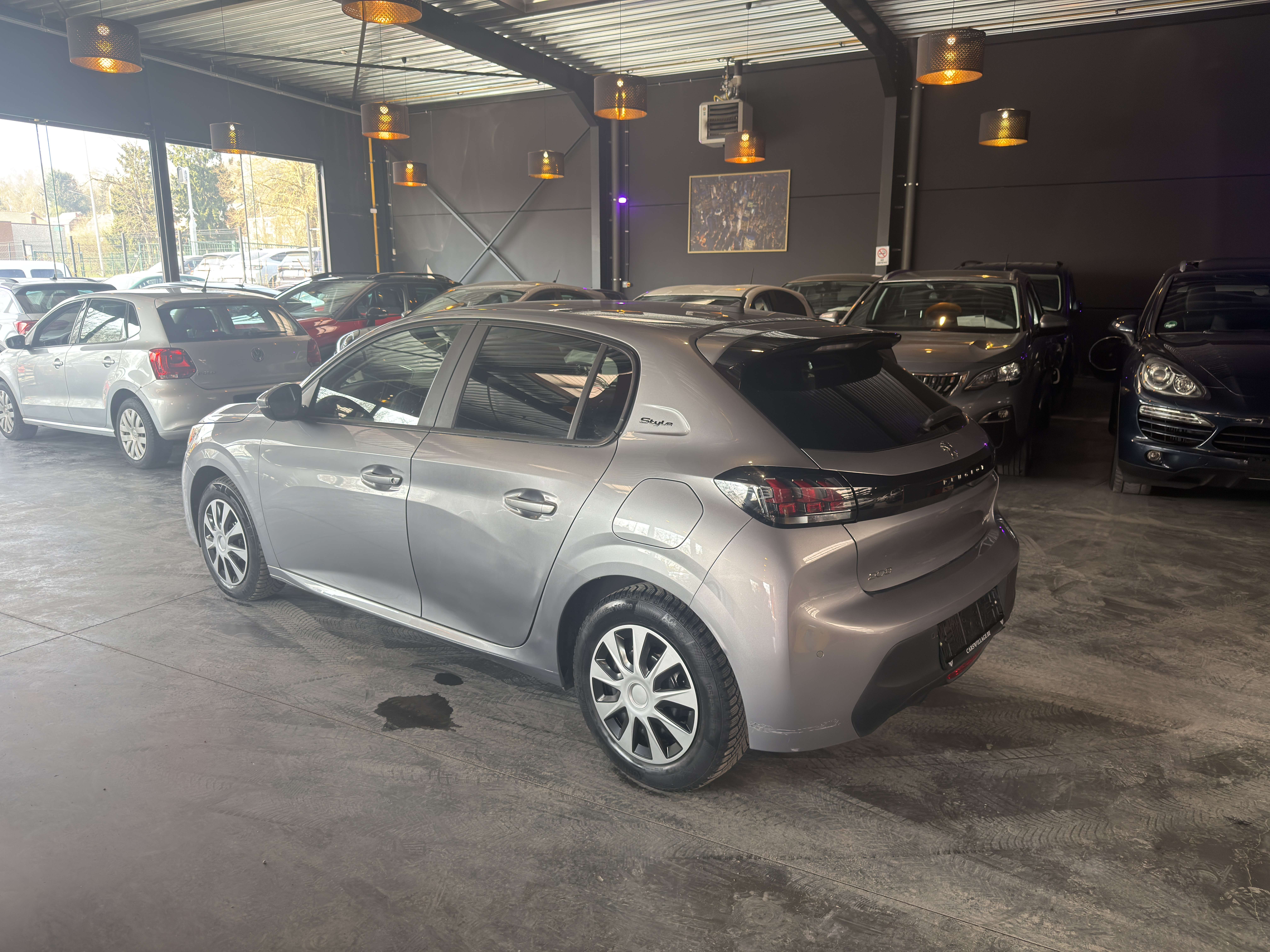 Peugeot 208 208 1.2i Active Pack/12 MOIS DE GARANTIE