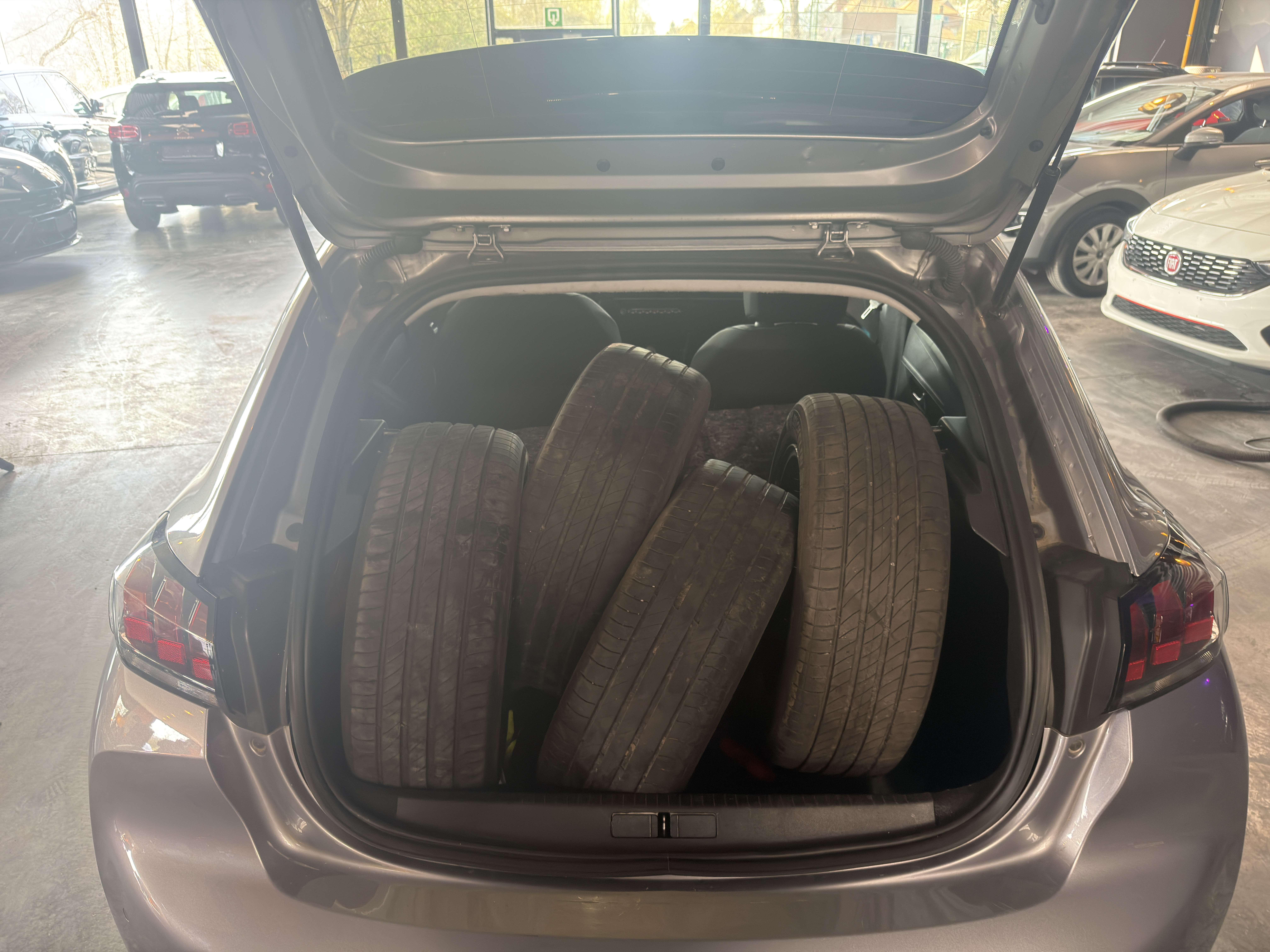 Peugeot 208 208 1.2i Active Pack/12 MOIS DE GARANTIE