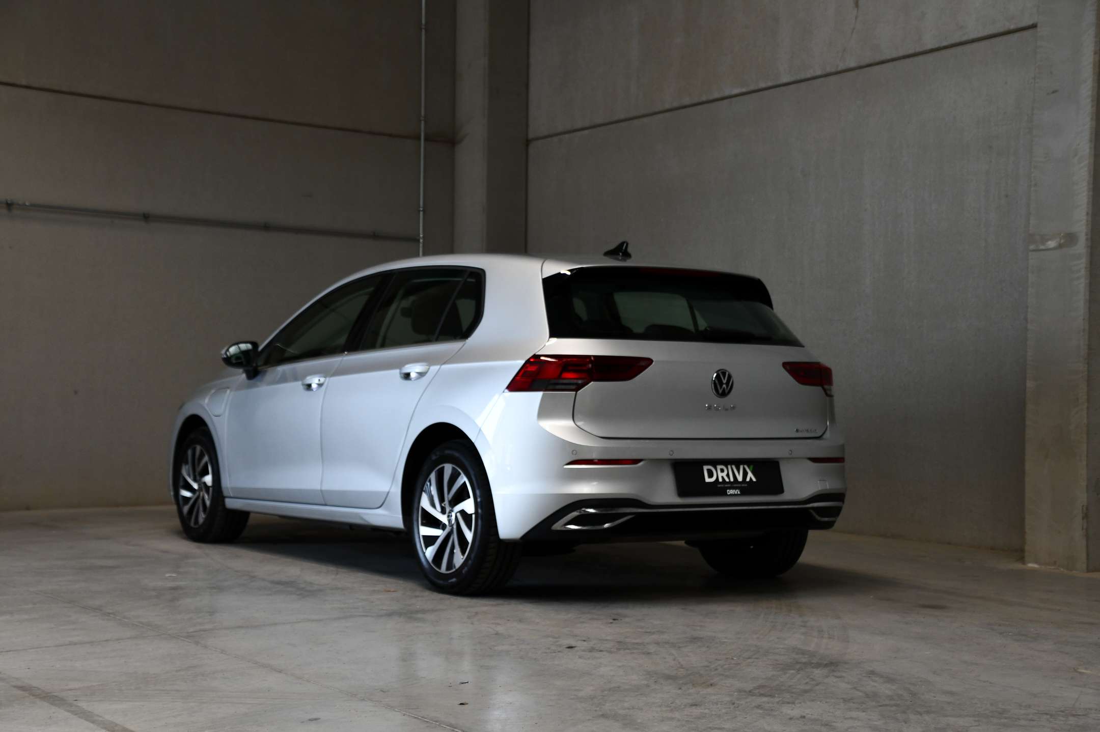 Volkswagen Golf PHEV - Camera - Carplay - Adaptive Cruise Control - Sfeerverlichting - DAB