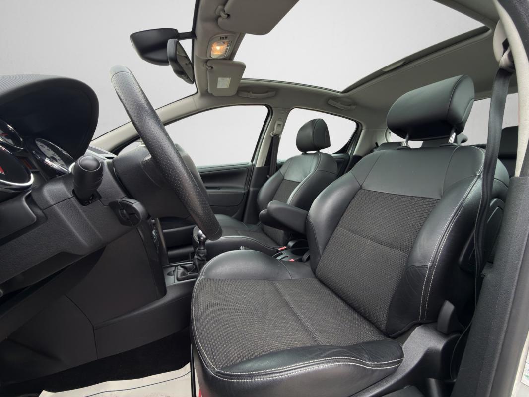 Peugeot 207 1.6 THP 16V 150ch Féline