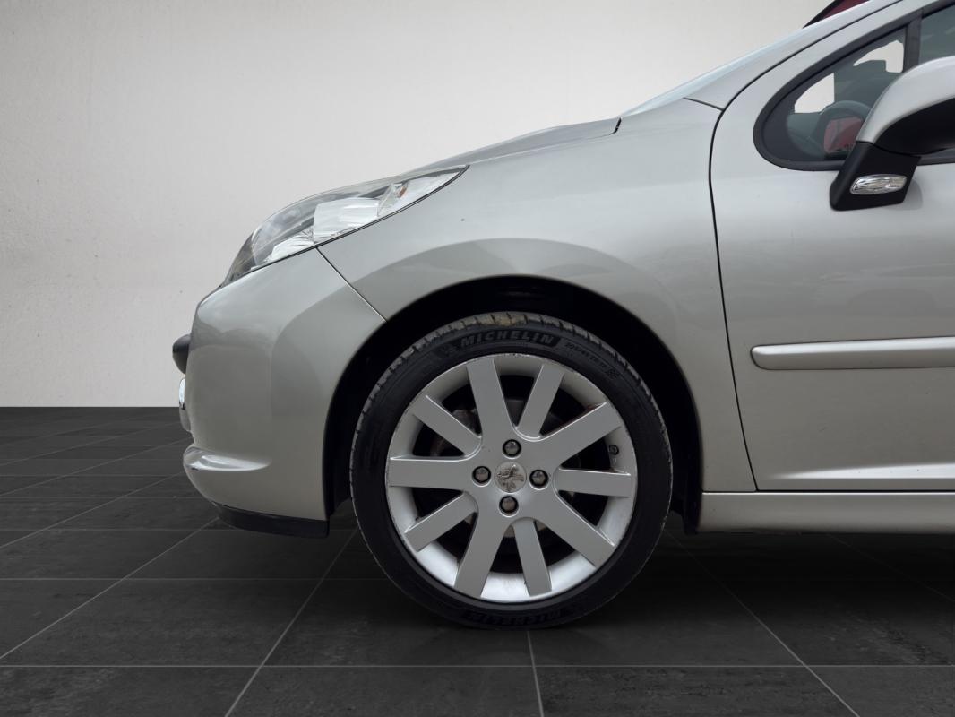 Peugeot 207 1.6 THP 16V 150ch Féline