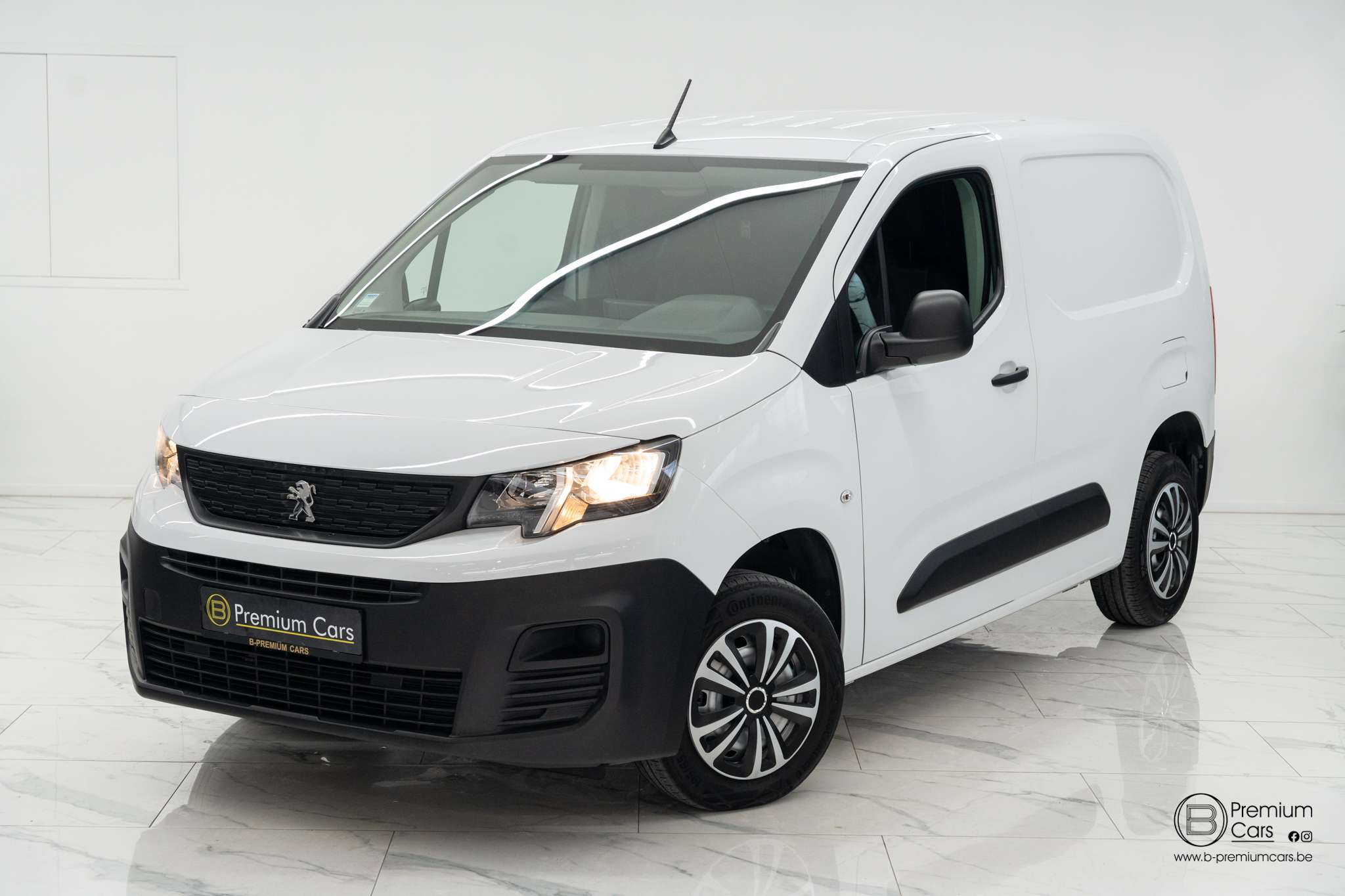 Peugeot Partner 1.5 HDI! Bluetooth, Cruise, Airco! Garantie!