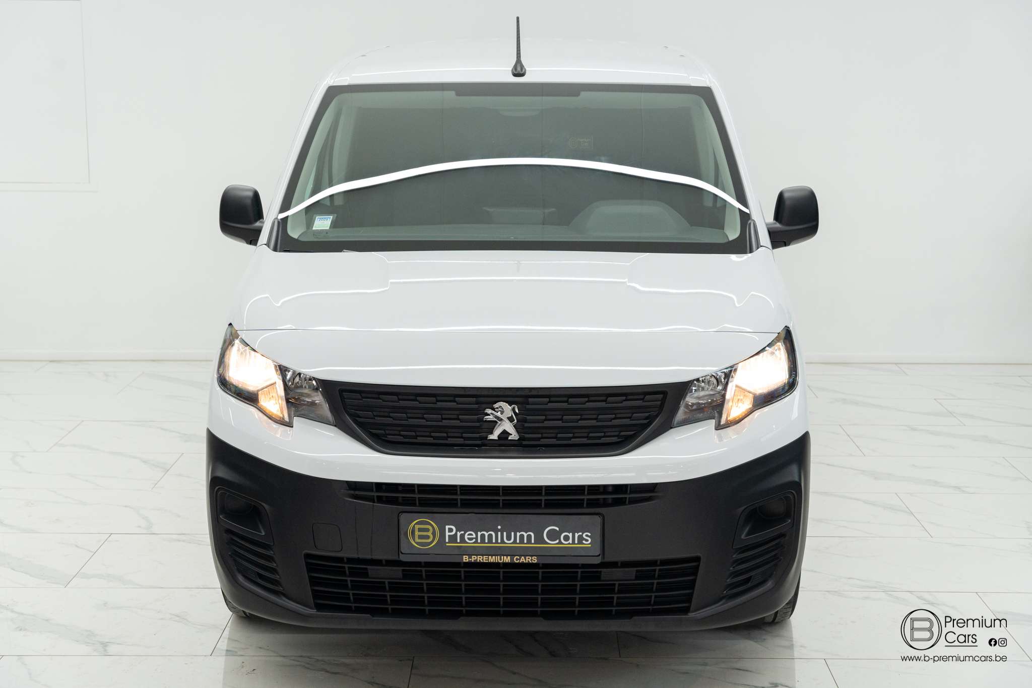 Peugeot Partner 1.5 HDI! Bluetooth, Cruise, Airco! Garantie!