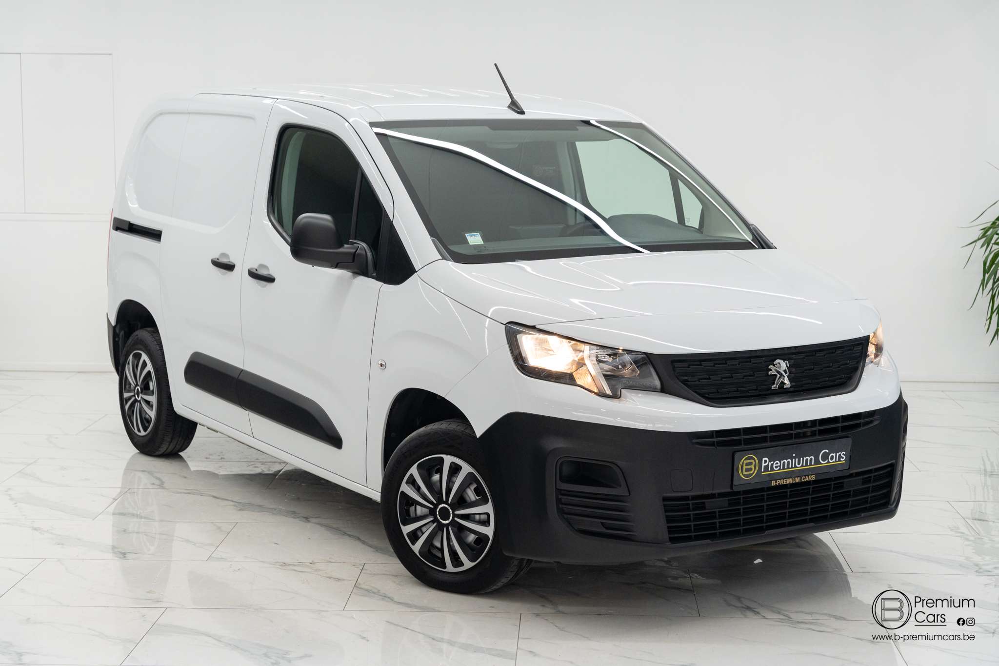 Peugeot Partner 1.5 HDI! Bluetooth, Cruise, Airco! Garantie!