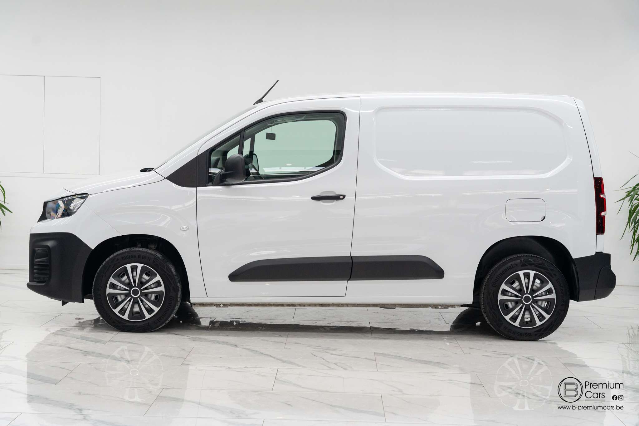 Peugeot Partner 1.5 HDI! Bluetooth, Cruise, Airco! Garantie!
