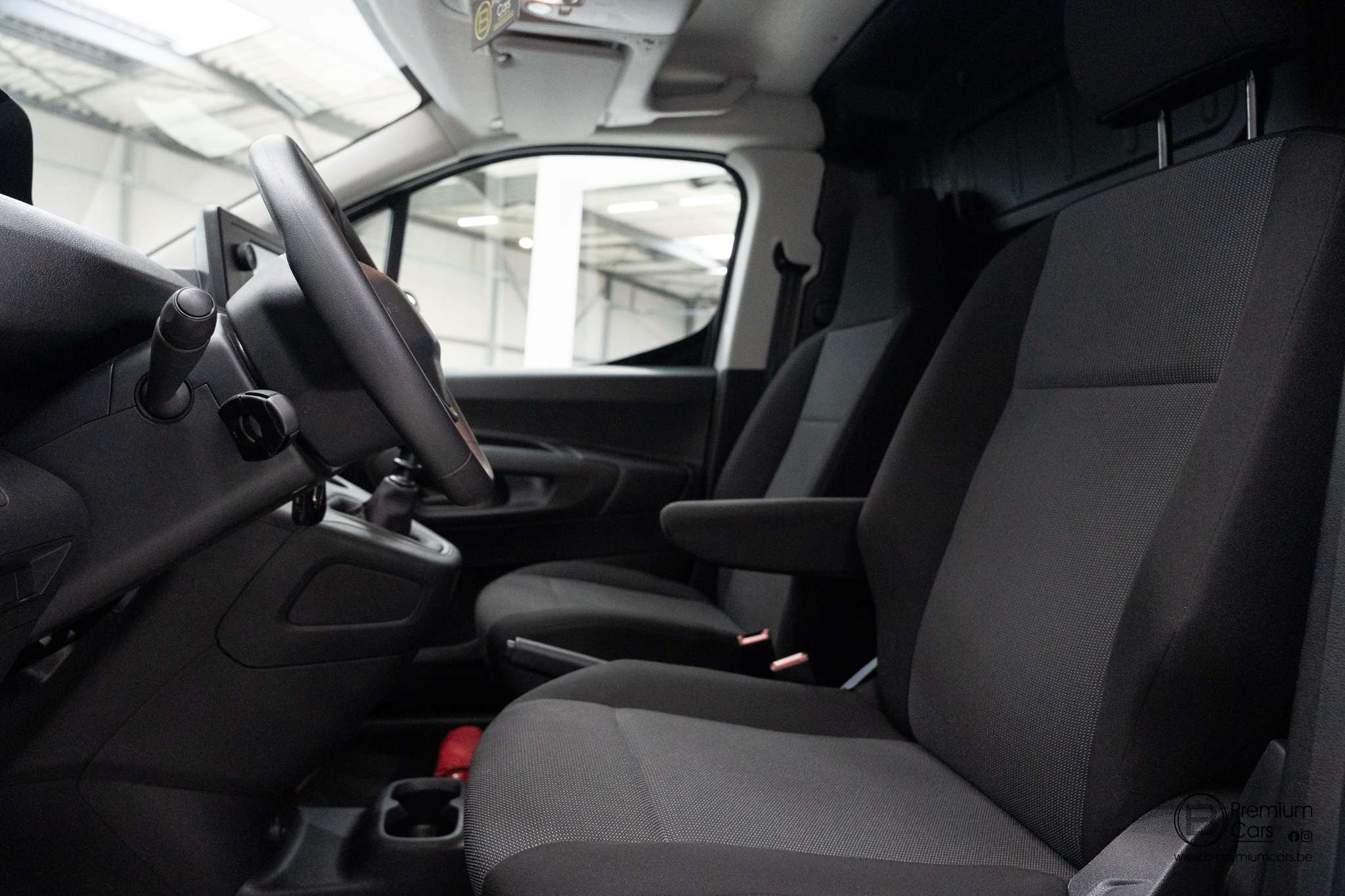 Peugeot Partner 1.5 HDI! Bluetooth, Cruise, Airco! Garantie!