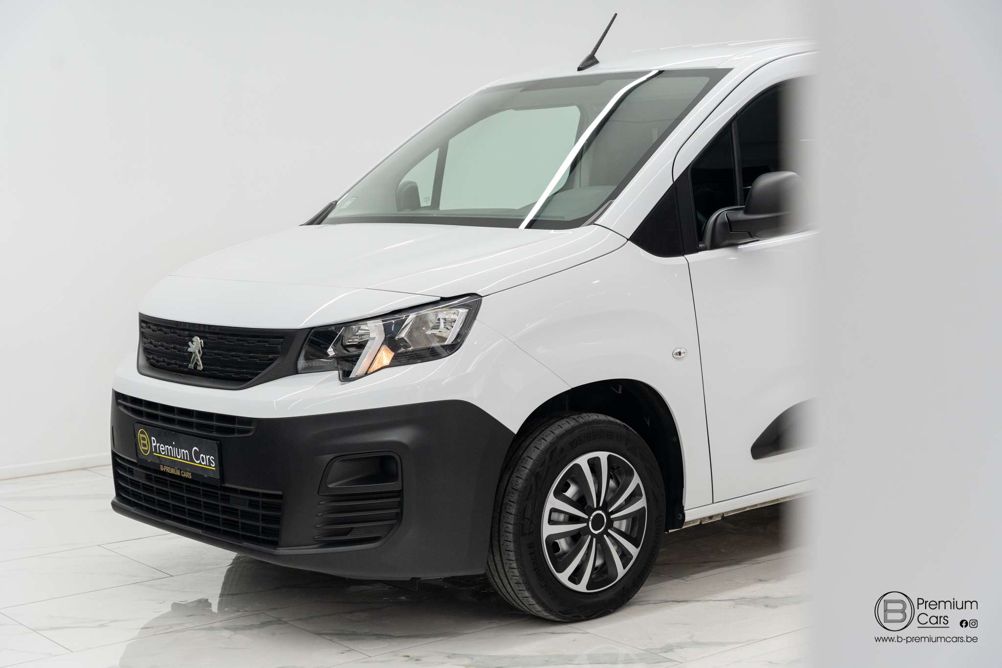 Peugeot Partner 1.5 HDI! Bluetooth, Cruise, Airco! Garantie!