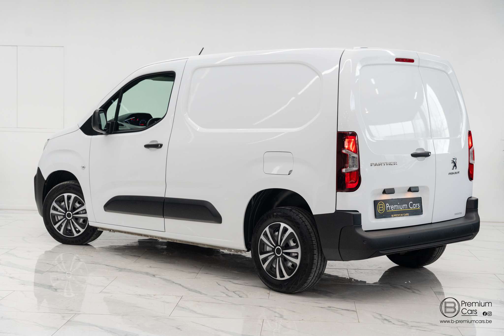 Peugeot Partner 1.5 HDI! Bluetooth, Cruise, Airco! Garantie!