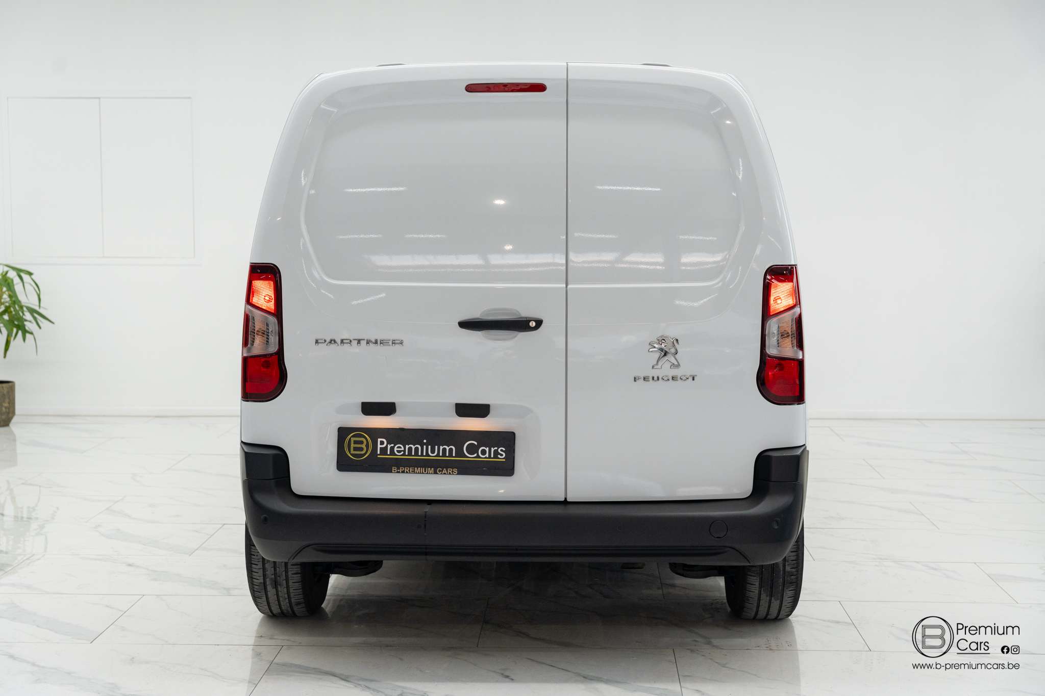 Peugeot Partner 1.5 HDI! Bluetooth, Cruise, Airco! Garantie!