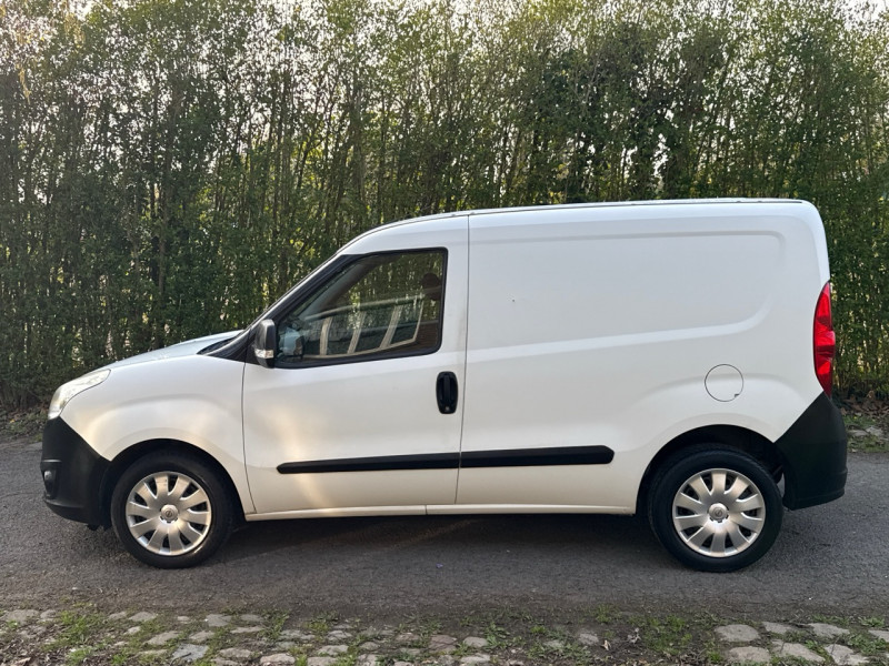 Opel COMBO CARGO 1.4 ESS 95CH * 2 PLACES * 90.000KM * 12/2014 * GARANTIE