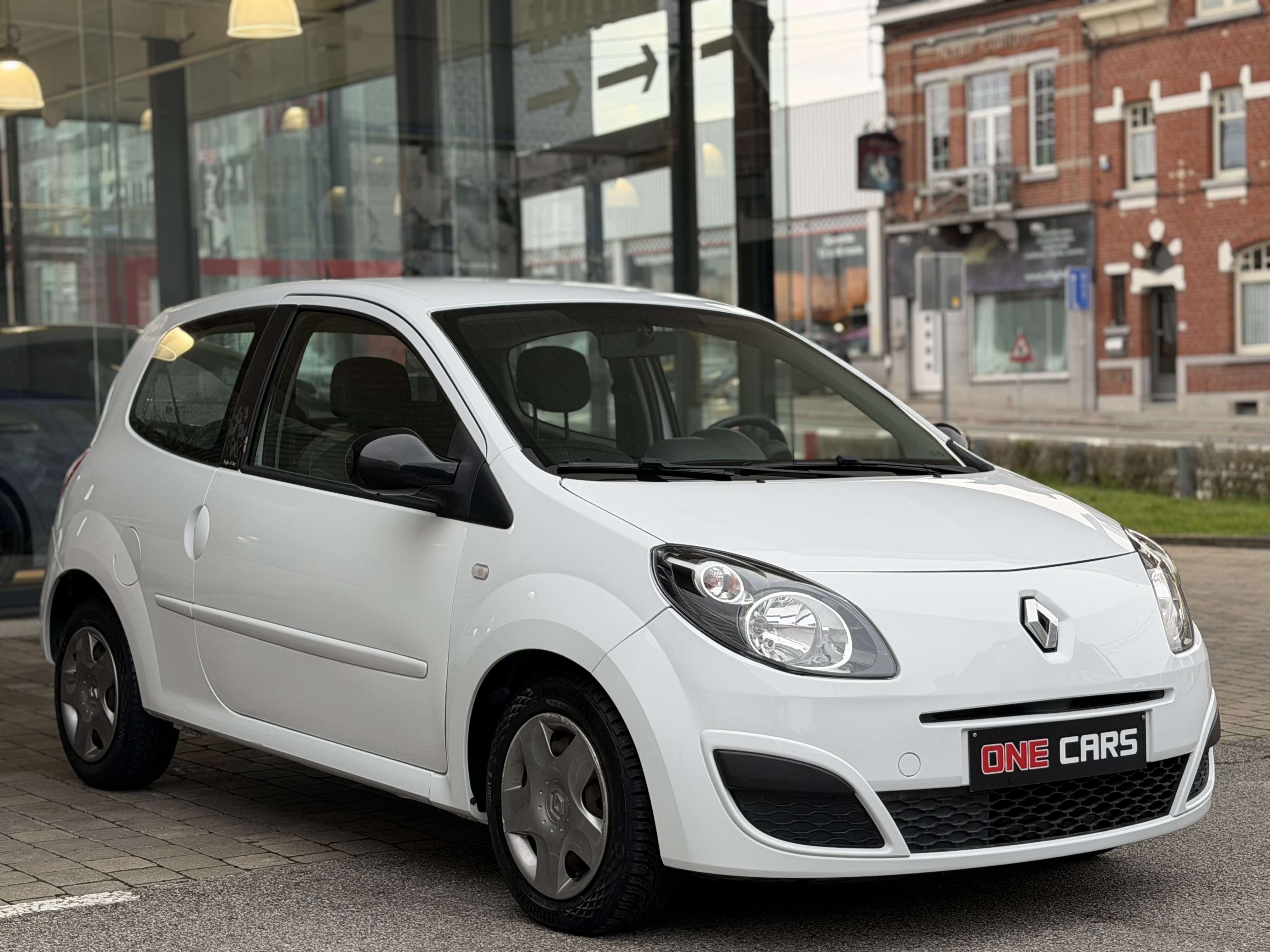 Renault Twingo 1.1i "56kw 76cv" AIRCO-DA-VC-VE-AUX-GAR 1AN