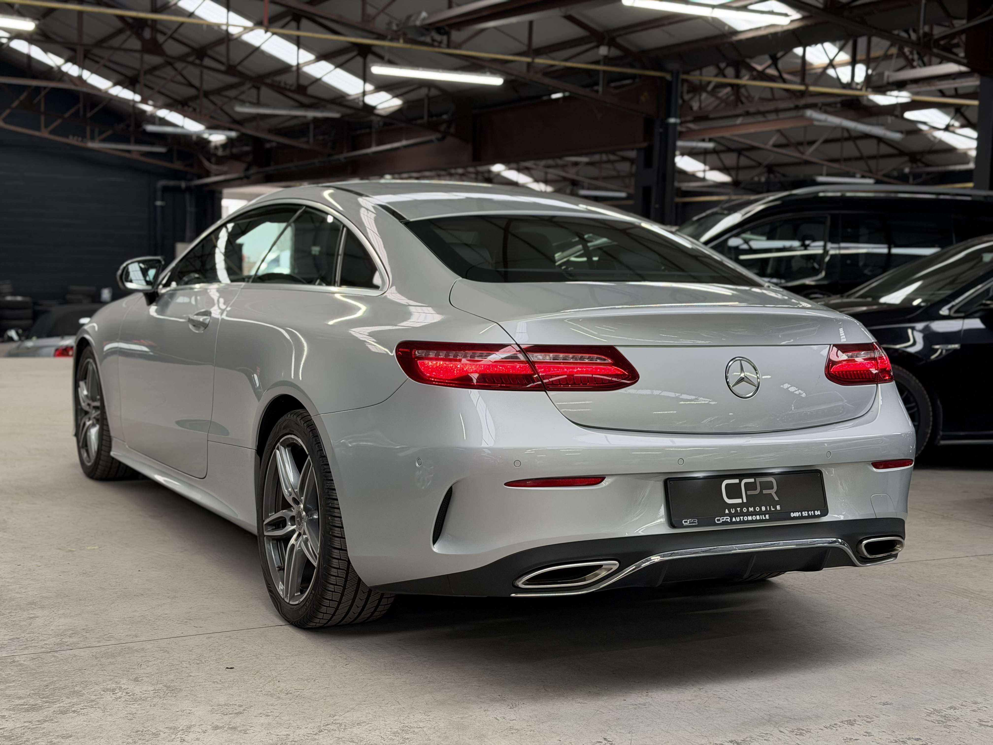 Mercedes-Benz E 200 i * PACK AMG * COCKPIT * SONO * CARPLAY * CAMERA